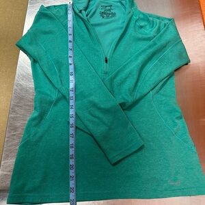 Women’s Patagonia Green Quarter-Zip Pullover size Medium Midweight